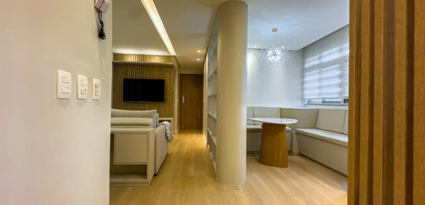 Descubra um aconchegante apartamento totalmente decorado para você, todo com mobília nova. Uma linda vista, bem localizado, oferece o equilíbrio perfeito entre conforto e praticidade para seu estilo de vida, em uma das melhores quadras da Asa Norte, SQN 314, em Brasília/DF.