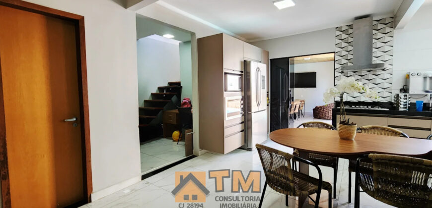 MARAVILHOSO SOBRADO COM 4 QUARTOS, SUITES, FINO ACABAMENTO, COM ARMÁRIOS PLANEJADOS, PORCELANATO, PISCINA, CHURRASQUEIRA, NO BAIRRO RESIDENCIAL OESTE, EM SÃO SEBASTIÃO/DF.
