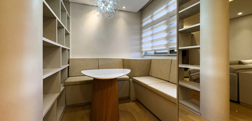 Descubra um aconchegante apartamento totalmente decorado para você, todo com mobília nova. Uma linda vista, bem localizado, oferece o equilíbrio perfeito entre conforto e praticidade para seu estilo de vida, em uma das melhores quadras da Asa Norte, SQN 314, em Brasília/DF.