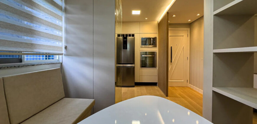 Descubra um aconchegante apartamento totalmente decorado para você, todo com mobília nova. Uma linda vista, bem localizado, oferece o equilíbrio perfeito entre conforto e praticidade para seu estilo de vida, em uma das melhores quadras da Asa Norte, SQN 314, em Brasília/DF.