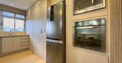 Descubra um aconchegante apartamento totalmente decorado para você, todo com mobília nova. Uma linda vista, bem localizado, oferece o equilíbrio perfeito entre conforto e praticidade para seu estilo de vida, em uma das melhores quadras da Asa Norte, SQN 314, em Brasília/DF.