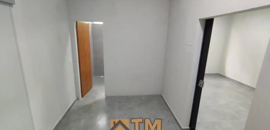 EXCELENTE CASA, NOVA, MODERNA, NO BAIRRO MORRO DA CRUZ, EM UM PEQUENO CONDOMINIO, TOTALMENTE FECHADO, EM SÃO SEBASTIÃO/DF.