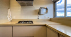 Descubra um aconchegante apartamento totalmente decorado para você, todo com mobília nova. Uma linda vista, bem localizado, oferece o equilíbrio perfeito entre conforto e praticidade para seu estilo de vida, em uma das melhores quadras da Asa Norte, SQN 314, em Brasília/DF.