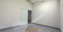 EXCELENTE CASA, NOVA, MODERNA, NO BAIRRO MORRO DA CRUZ, EM UM PEQUENO CONDOMINIO, TOTALMENTE FECHADO, EM SÃO SEBASTIÃO/DF.