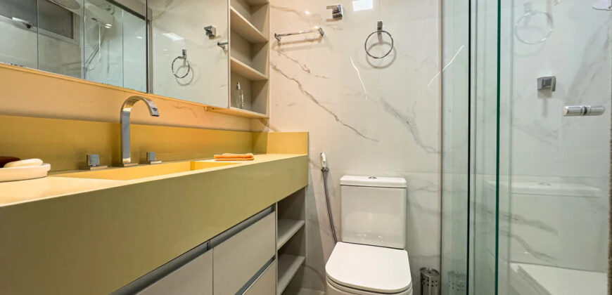 Descubra um aconchegante apartamento totalmente decorado para você, todo com mobília nova. Uma linda vista, bem localizado, oferece o equilíbrio perfeito entre conforto e praticidade para seu estilo de vida, em uma das melhores quadras da Asa Norte, SQN 314, em Brasília/DF.