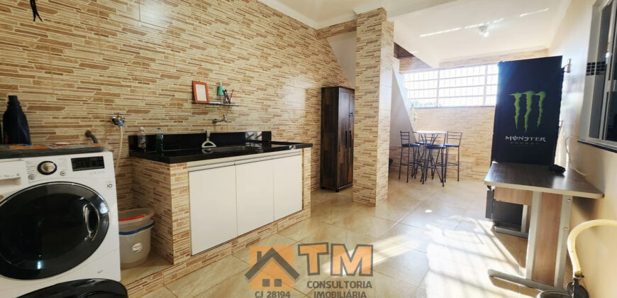 MARAVILHOSO SOBRADO COM FINO ACABAMENTO, COM ARMÁRIOS PLANEJADOS, PORCELANATO, COM 2 LAJES, ESTRUTURA PARA MAIS 1 ANDAR, NO BAIRRO RESIDENCIAL VITÓRIA, EM SÃO SEBASTIÃO/DF.