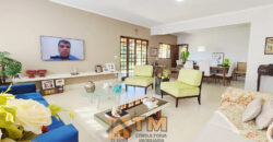 EXCELENTE CHACARA, COM LINDOS JARDINS, PARA QUEM BUSCA PAZ, TRANQUILADADE, LOCAL DE DESCANÇO, E CONTATO COM A NATUREZA, ALÉM DE UMA LINDA CASA PARA O CONFORTO DA FAMÍLIA.