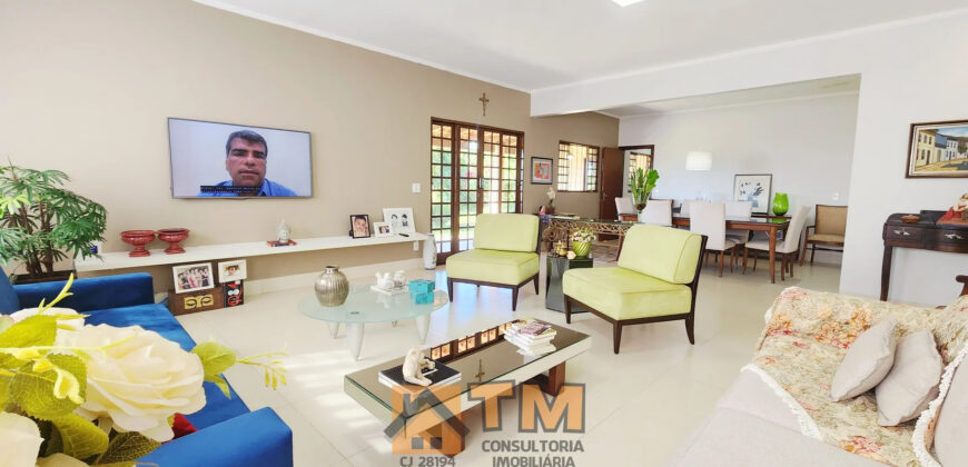 EXCELENTE CHACARA, COM LINDOS JARDINS, PARA QUEM BUSCA PAZ, TRANQUILADADE, LOCAL DE DESCANÇO, E CONTATO COM A NATUREZA, ALÉM DE UMA LINDA CASA PARA O CONFORTO DA FAMÍLIA.