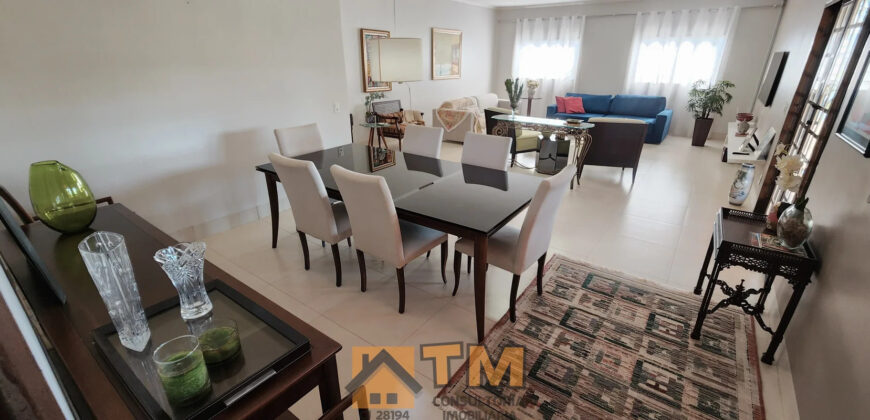 EXCELENTE CHACARA, COM LINDOS JARDINS, PARA QUEM BUSCA PAZ, TRANQUILADADE, LOCAL DE DESCANÇO, E CONTATO COM A NATUREZA, ALÉM DE UMA LINDA CASA PARA O CONFORTO DA FAMÍLIA.