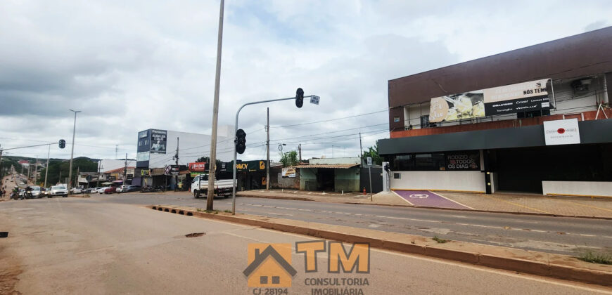 EXCELENTE LOTE COMERCIAL, NA PRINCIPAL AVENIDA DA CIDADE, ABAIXO DA PADARIA PAPIU, E DO SETOR DE FARMACIA, AO LADO DO SUSHI MANIA.