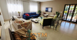 EXCELENTE CHACARA, COM LINDOS JARDINS, PARA QUEM BUSCA PAZ, TRANQUILADADE, LOCAL DE DESCANÇO, E CONTATO COM A NATUREZA, ALÉM DE UMA LINDA CASA PARA O CONFORTO DA FAMÍLIA.