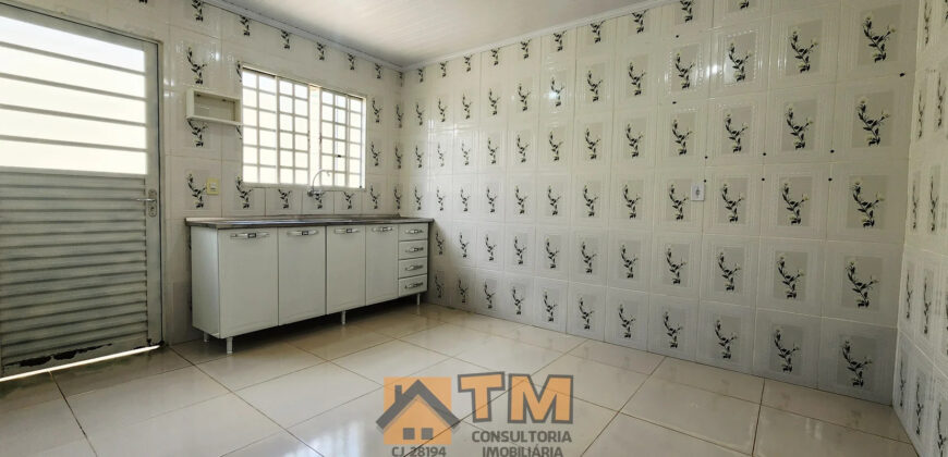 CASA COM 3 QUARTOS, MAIS UMA KIT, BEM LOCALIZADA, NO BAIRRO MORRO AZUL, ENTRADA DA CIDADE, EM SÃO SEBASTIÃO/DF.