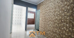 CASA COM 3 QUARTOS, MAIS UMA KIT, BEM LOCALIZADA, NO BAIRRO MORRO AZUL, ENTRADA DA CIDADE, EM SÃO SEBASTIÃO/DF.