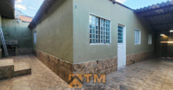 CASA COM 3 QUARTOS, MAIS UMA KIT, BEM LOCALIZADA, NO BAIRRO MORRO AZUL, ENTRADA DA CIDADE, EM SÃO SEBASTIÃO/DF.