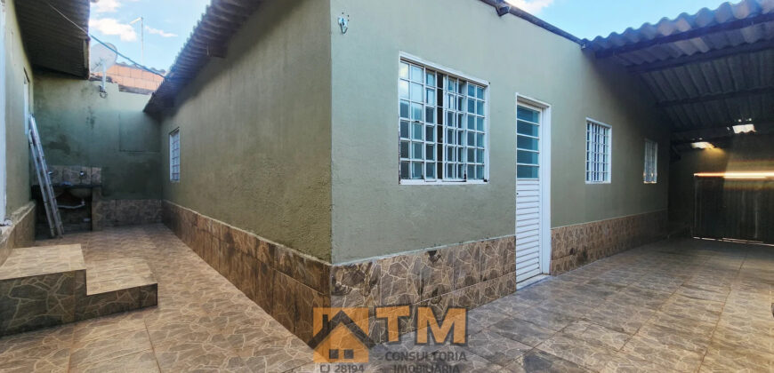 CASA COM 3 QUARTOS, MAIS UMA KIT, BEM LOCALIZADA, NO BAIRRO MORRO AZUL, ENTRADA DA CIDADE, EM SÃO SEBASTIÃO/DF.