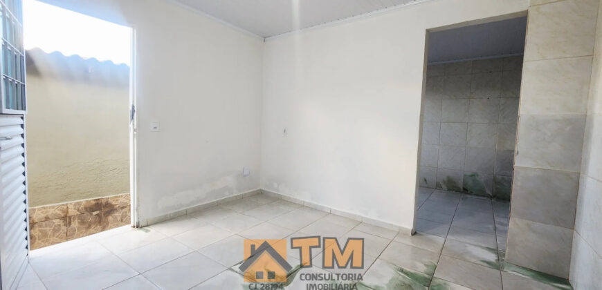 CASA COM 3 QUARTOS, MAIS UMA KIT, BEM LOCALIZADA, NO BAIRRO MORRO AZUL, ENTRADA DA CIDADE, EM SÃO SEBASTIÃO/DF.