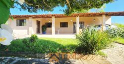 EXCELENTE CHACARA, COM LINDOS JARDINS, PARA QUEM BUSCA PAZ, TRANQUILADADE, LOCAL DE DESCANÇO, E CONTATO COM A NATUREZA, ALÉM DE UMA LINDA CASA PARA O CONFORTO DA FAMÍLIA.