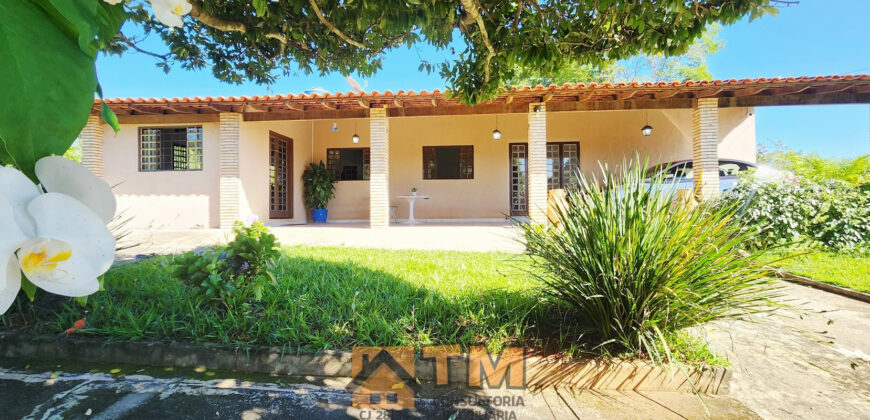 EXCELENTE CHACARA, COM LINDOS JARDINS, PARA QUEM BUSCA PAZ, TRANQUILADADE, LOCAL DE DESCANÇO, E CONTATO COM A NATUREZA, ALÉM DE UMA LINDA CASA PARA O CONFORTO DA FAMÍLIA.