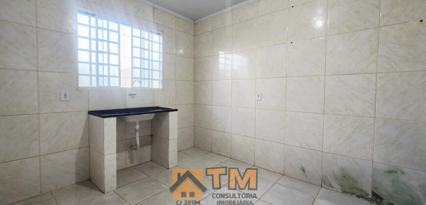 CASA COM 3 QUARTOS, MAIS UMA KIT, BEM LOCALIZADA, NO BAIRRO MORRO AZUL, ENTRADA DA CIDADE, EM SÃO SEBASTIÃO/DF.