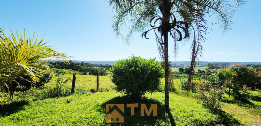 EXCELENTE CHACARA, COM LINDOS JARDINS, PARA QUEM BUSCA PAZ, TRANQUILADADE, LOCAL DE DESCANÇO, E CONTATO COM A NATUREZA, ALÉM DE UMA LINDA CASA PARA O CONFORTO DA FAMÍLIA.