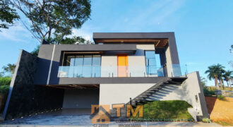 Maravilha Casa, Alto Padrão, Nova, Moderna, Fino Acabamento, com 3 Quartos, Piscina Aquecida, no Condomínio Residencial Jardim Bonitanic, no Jardim Botânico Brasília /DF.