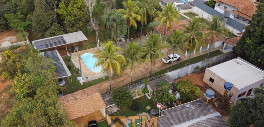 EXCELENTE CHACARA, COM LINDOS JARDINS, PARA QUEM BUSCA PAZ, TRANQUILADADE, LOCAL DE DESCANÇO, E CONTATO COM A NATUREZA, ALÉM DE UMA CASA PARA O CONFORTO FAMÍLIA.