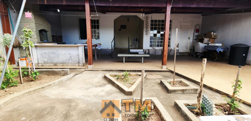 OPORTUNIDADE DE MORAR EM UMA DAS MELHORES LOCALIZAÇÕES DA CIDADE, BAIRRO CENTRO, PERTO DOS MELHORES COMERCIOS DA CIDADE, PROXIMA A PADARIA PAPIU, PERTO DE FARMACIA, PERTO DO VAREJÃO DA FARTURA, VALE A PENA CONHECER.