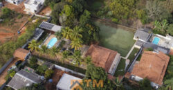 EXCELENTE CHACARA, COM LINDOS JARDINS, PARA QUEM BUSCA PAZ, TRANQUILADADE, LOCAL DE DESCANÇO, E CONTATO COM A NATUREZA, ALÉM DE UMA CASA PARA O CONFORTO FAMÍLIA.