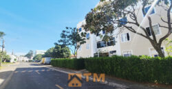 EXCELENTE APARTAMENTO TÉRREO, NO CONDOMÍNIO JARDINS DAS ACÁCIAS, PRÓXIMO A MERCADOS, FARMÁCIAS, POSTOS DE GASOLINA E PADARIAS, CONTA COM PORTARIA E RONDA 24HRS, E OFERECE CONFORTO E LAZER NOS PLAYGROUNDS PARA CRIANÇAS, CHURRASQUEIRA, QUADRA ESPORTIVA E SALA DE JOGOS.