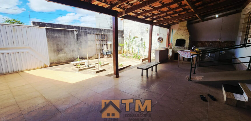 OPORTUNIDADE DE MORAR EM UMA DAS MELHORES LOCALIZAÇÕES DA CIDADE, BAIRRO CENTRO, PERTO DOS MELHORES COMERCIOS DA CIDADE, PROXIMA A PADARIA PAPIU, PERTO DE FARMACIA, PERTO DO VAREJÃO DA FARTURA, VALE A PENA CONHECER.