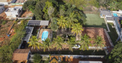 EXCELENTE CHACARA, COM LINDOS JARDINS, PARA QUEM BUSCA PAZ, TRANQUILADADE, LOCAL DE DESCANÇO, E CONTATO COM A NATUREZA, ALÉM DE UMA CASA PARA O CONFORTO FAMÍLIA.