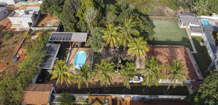 EXCELENTE CHACARA, COM LINDOS JARDINS, PARA QUEM BUSCA PAZ, TRANQUILADADE, LOCAL DE DESCANÇO, E CONTATO COM A NATUREZA, ALÉM DE UMA CASA PARA O CONFORTO FAMÍLIA.
