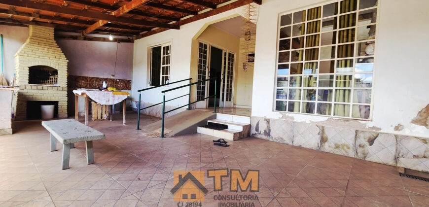 OPORTUNIDADE DE MORAR EM UMA DAS MELHORES LOCALIZAÇÕES DA CIDADE, BAIRRO CENTRO, PERTO DOS MELHORES COMERCIOS DA CIDADE, PROXIMA A PADARIA PAPIU, PERTO DE FARMACIA, PERTO DO VAREJÃO DA FARTURA, VALE A PENA CONHECER.