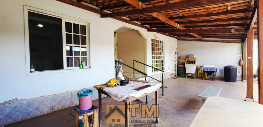 OPORTUNIDADE DE MORAR EM UMA DAS MELHORES LOCALIZAÇÕES DA CIDADE, BAIRRO CENTRO, PERTO DOS MELHORES COMERCIOS DA CIDADE, PROXIMA A PADARIA PAPIU, PERTO DE FARMACIA, PERTO DO VAREJÃO DA FARTURA, VALE A PENA CONHECER.