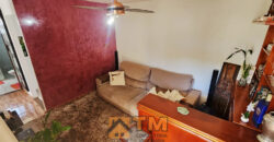 EXCELENTE APARTAMENTO TÉRREO, NO CONDOMÍNIO JARDINS DAS ACÁCIAS, PRÓXIMO A MERCADOS, FARMÁCIAS, POSTOS DE GASOLINA E PADARIAS, CONTA COM PORTARIA E RONDA 24HRS, E OFERECE CONFORTO E LAZER NOS PLAYGROUNDS PARA CRIANÇAS, CHURRASQUEIRA, QUADRA ESPORTIVA E SALA DE JOGOS.