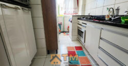 EXCELENTE APARTAMENTO TÉRREO, NO CONDOMÍNIO JARDINS DAS ACÁCIAS, PRÓXIMO A MERCADOS, FARMÁCIAS, POSTOS DE GASOLINA E PADARIAS, CONTA COM PORTARIA E RONDA 24HRS, E OFERECE CONFORTO E LAZER NOS PLAYGROUNDS PARA CRIANÇAS, CHURRASQUEIRA, QUADRA ESPORTIVA E SALA DE JOGOS.