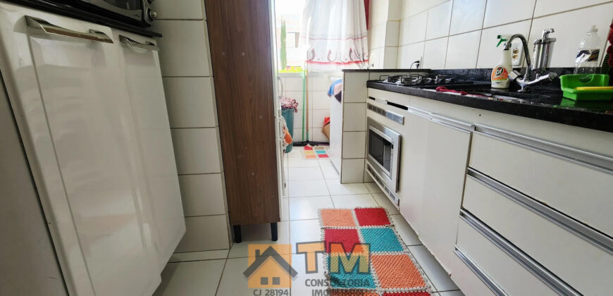 EXCELENTE APARTAMENTO TÉRREO, NO CONDOMÍNIO JARDINS DAS ACÁCIAS, PRÓXIMO A MERCADOS, FARMÁCIAS, POSTOS DE GASOLINA E PADARIAS, CONTA COM PORTARIA E RONDA 24HRS, E OFERECE CONFORTO E LAZER NOS PLAYGROUNDS PARA CRIANÇAS, CHURRASQUEIRA, QUADRA ESPORTIVA E SALA DE JOGOS.