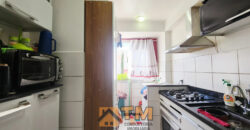 EXCELENTE APARTAMENTO TÉRREO, NO CONDOMÍNIO JARDINS DAS ACÁCIAS, PRÓXIMO A MERCADOS, FARMÁCIAS, POSTOS DE GASOLINA E PADARIAS, CONTA COM PORTARIA E RONDA 24HRS, E OFERECE CONFORTO E LAZER NOS PLAYGROUNDS PARA CRIANÇAS, CHURRASQUEIRA, QUADRA ESPORTIVA E SALA DE JOGOS.