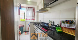 EXCELENTE APARTAMENTO TÉRREO, NO CONDOMÍNIO JARDINS DAS ACÁCIAS, PRÓXIMO A MERCADOS, FARMÁCIAS, POSTOS DE GASOLINA E PADARIAS, CONTA COM PORTARIA E RONDA 24HRS, E OFERECE CONFORTO E LAZER NOS PLAYGROUNDS PARA CRIANÇAS, CHURRASQUEIRA, QUADRA ESPORTIVA E SALA DE JOGOS.