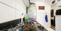 EXCELENTE APARTAMENTO TÉRREO, NO CONDOMÍNIO JARDINS DAS ACÁCIAS, PRÓXIMO A MERCADOS, FARMÁCIAS, POSTOS DE GASOLINA E PADARIAS, CONTA COM PORTARIA E RONDA 24HRS, E OFERECE CONFORTO E LAZER NOS PLAYGROUNDS PARA CRIANÇAS, CHURRASQUEIRA, QUADRA ESPORTIVA E SALA DE JOGOS.