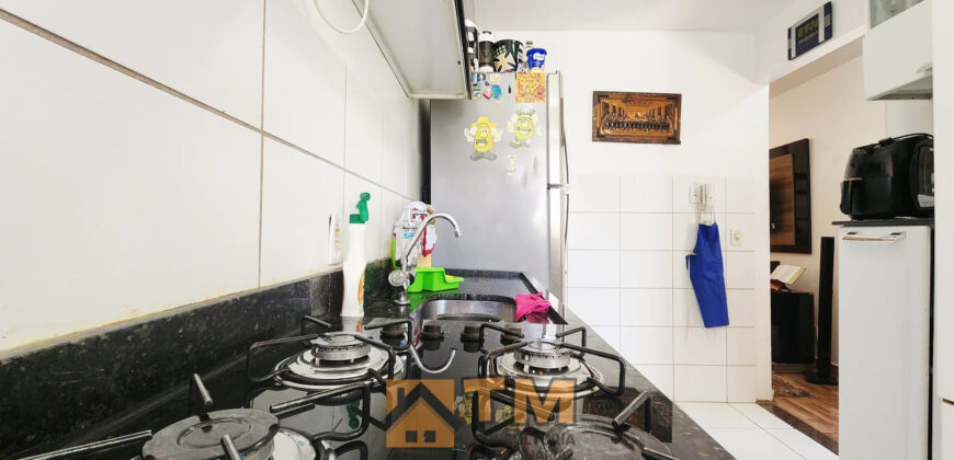 EXCELENTE APARTAMENTO TÉRREO, NO CONDOMÍNIO JARDINS DAS ACÁCIAS, PRÓXIMO A MERCADOS, FARMÁCIAS, POSTOS DE GASOLINA E PADARIAS, CONTA COM PORTARIA E RONDA 24HRS, E OFERECE CONFORTO E LAZER NOS PLAYGROUNDS PARA CRIANÇAS, CHURRASQUEIRA, QUADRA ESPORTIVA E SALA DE JOGOS.