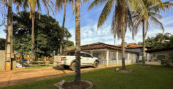 EXCELENTE CHACARA, COM LINDOS JARDINS, PARA QUEM BUSCA PAZ, TRANQUILADADE, LOCAL DE DESCANÇO, E CONTATO COM A NATUREZA, ALÉM DE UMA CASA PARA O CONFORTO FAMÍLIA.