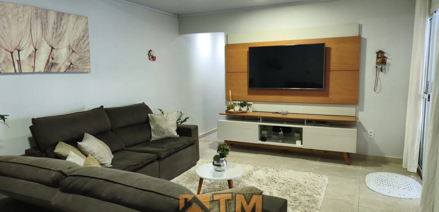 EXCELENTE CASA COM 4 QUARTOS, DE ESQUINA, NASCENTE, ARMÁRIOS , CHURRASQUEIRA, BEM LOCALIZADA, PROXIMA AO SUPER MERCADO UNIÃO NO BAIRRO RESIDENCIAL OESTE, EM SÃO SEBASTIÃO/DF.