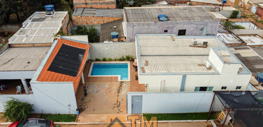 Maravilhosa Casa, Nova, Moderna, com Fino Acabamento, Armários Planejados, na Laje, no Condomínio Villages do Sol, Jardim Botânico /DF. Próxima ao condomínio Quintas dos Ipês.
