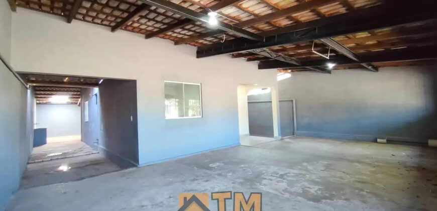 EXCELENTE CASA COM 3 QUARTOS, TODA NA LAJE, BEM LOCALIZADA, ESCRITURADA, BAIRRO RESIDENCIAL OESTE, EM SÃO SEBASTIÃO/DF.