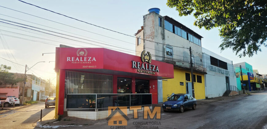 OPORTUNIDADE! IMÓVEL COMERCIAL, DE ESQUINA, LOJA E APARTAMENTOS