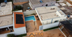 Maravilhosa Casa, Nova, Moderna, com Fino Acabamento, Armários Planejados, na Laje, no Condomínio Villages do Sol, Jardim Botânico /DF. Próxima ao condomínio Quintas dos Ipês.