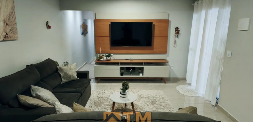 EXCELENTE CASA COM 4 QUARTOS, DE ESQUINA, NASCENTE, ARMÁRIOS , CHURRASQUEIRA, BEM LOCALIZADA, PROXIMA AO SUPER MERCADO UNIÃO NO BAIRRO RESIDENCIAL OESTE, EM SÃO SEBASTIÃO/DF.