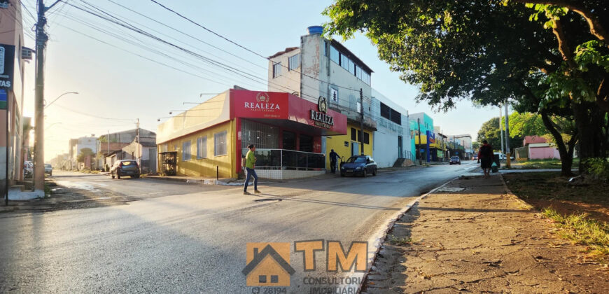 OPORTUNIDADE! IMÓVEL COMERCIAL, DE ESQUINA, LOJA E APARTAMENTOS