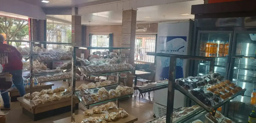 OPORTUNIDADE! IMÓVEL COMERCIAL, DE ESQUINA, LOJA E APARTAMENTOS